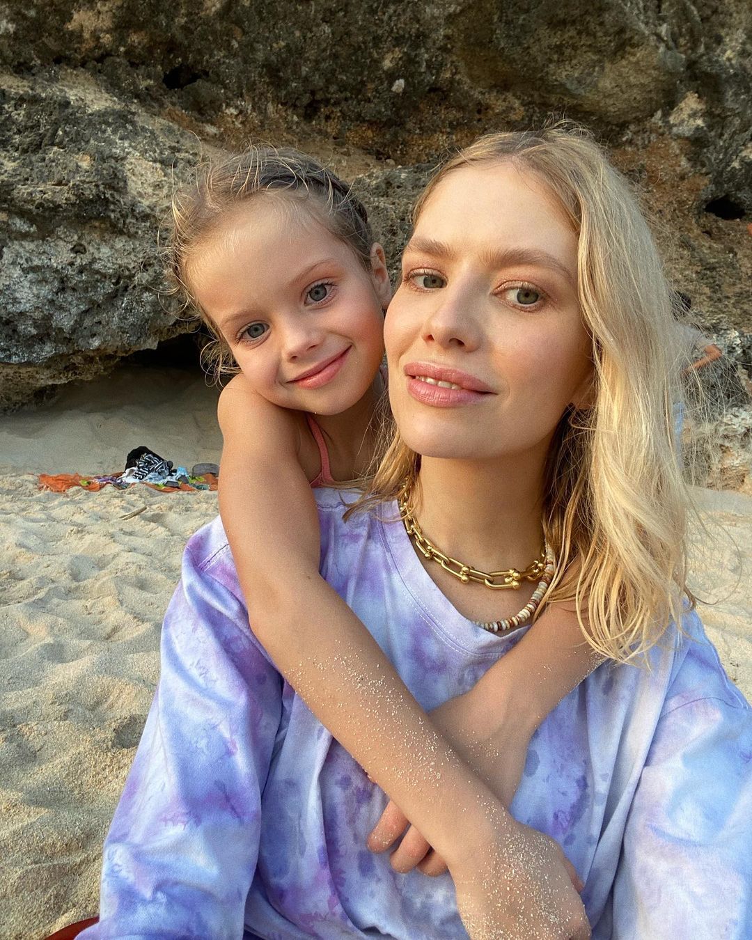 Елена Перминова с дочерью. Фото lenaperminova