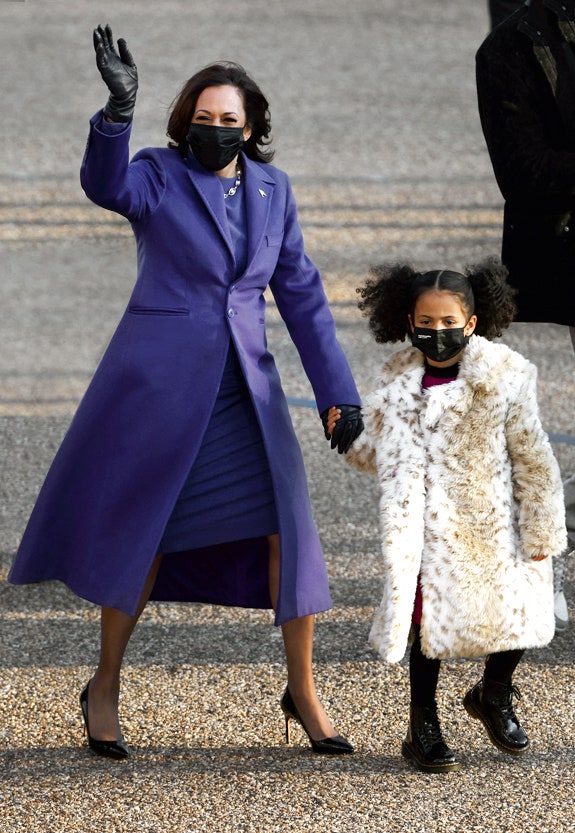 Камала Харрис  c внучатой племянницей на инаугурации ­46го президента США