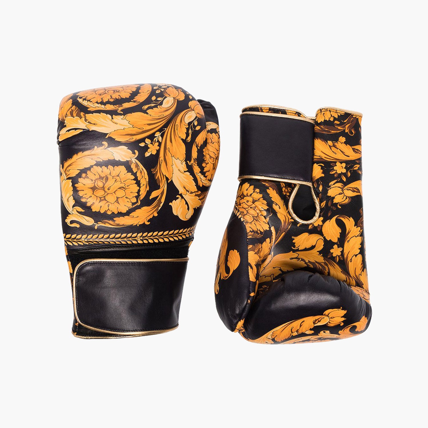 Боксерские перчатки Versace 210034 рубля farfetch.com