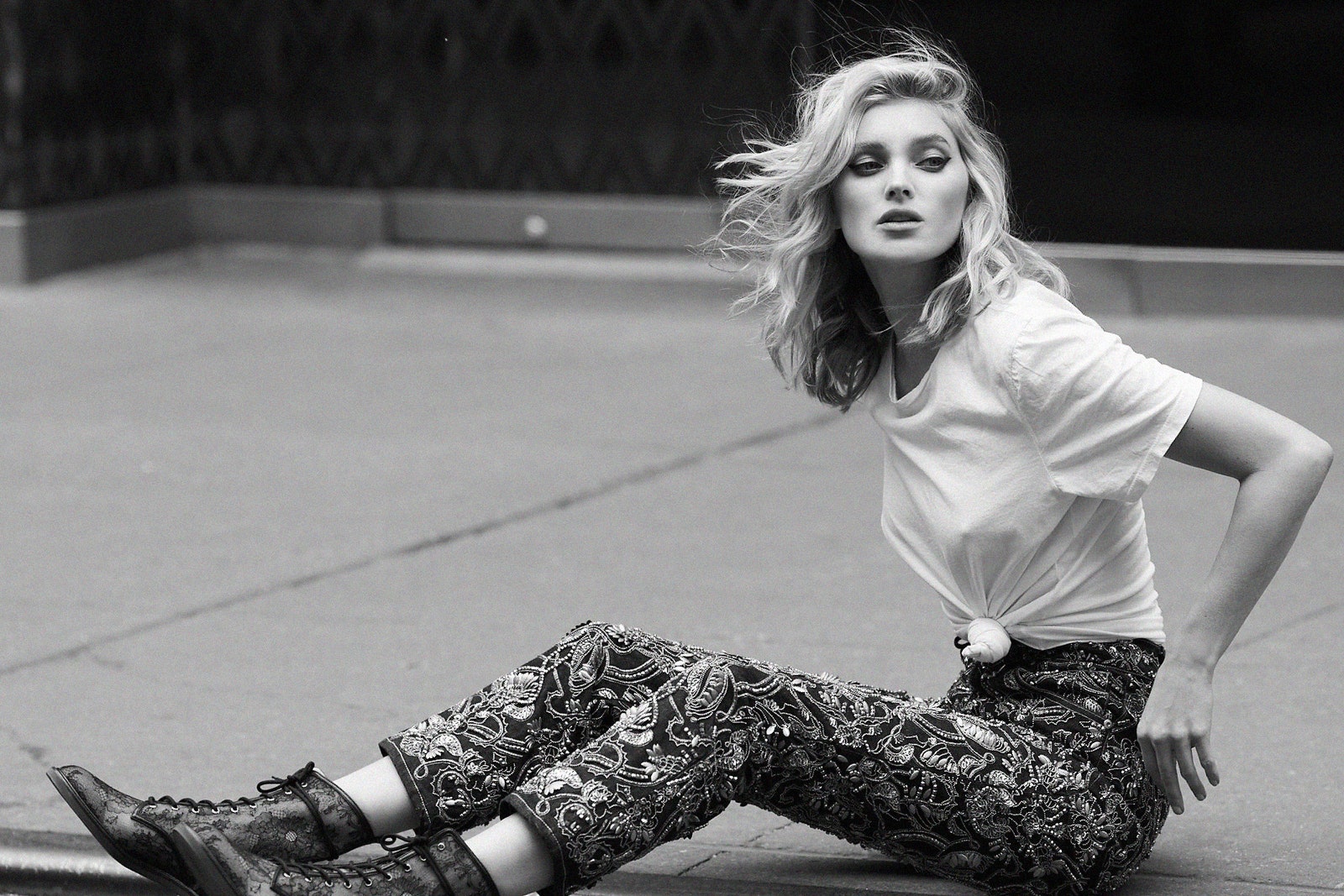 camiseta blanca Elsa Hosk