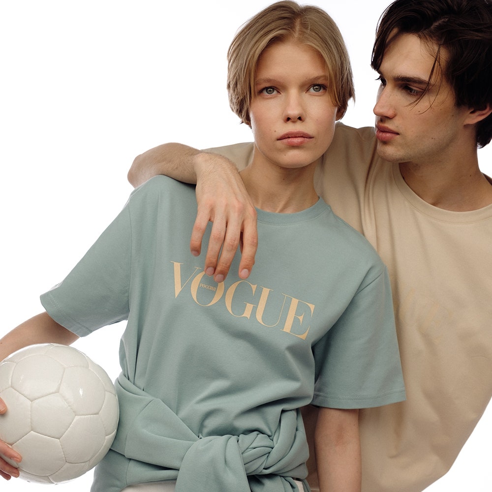 Летняя коллекция футболок и свитшотов Vogue Россия
