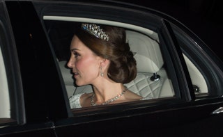 Герцогиня Кембриджская на пути в Букингемский дворец