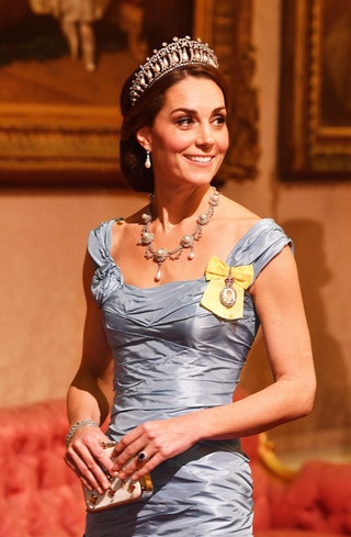 Герцогиня Кембриджская во время Государственного банкета в Букингемском дворце
