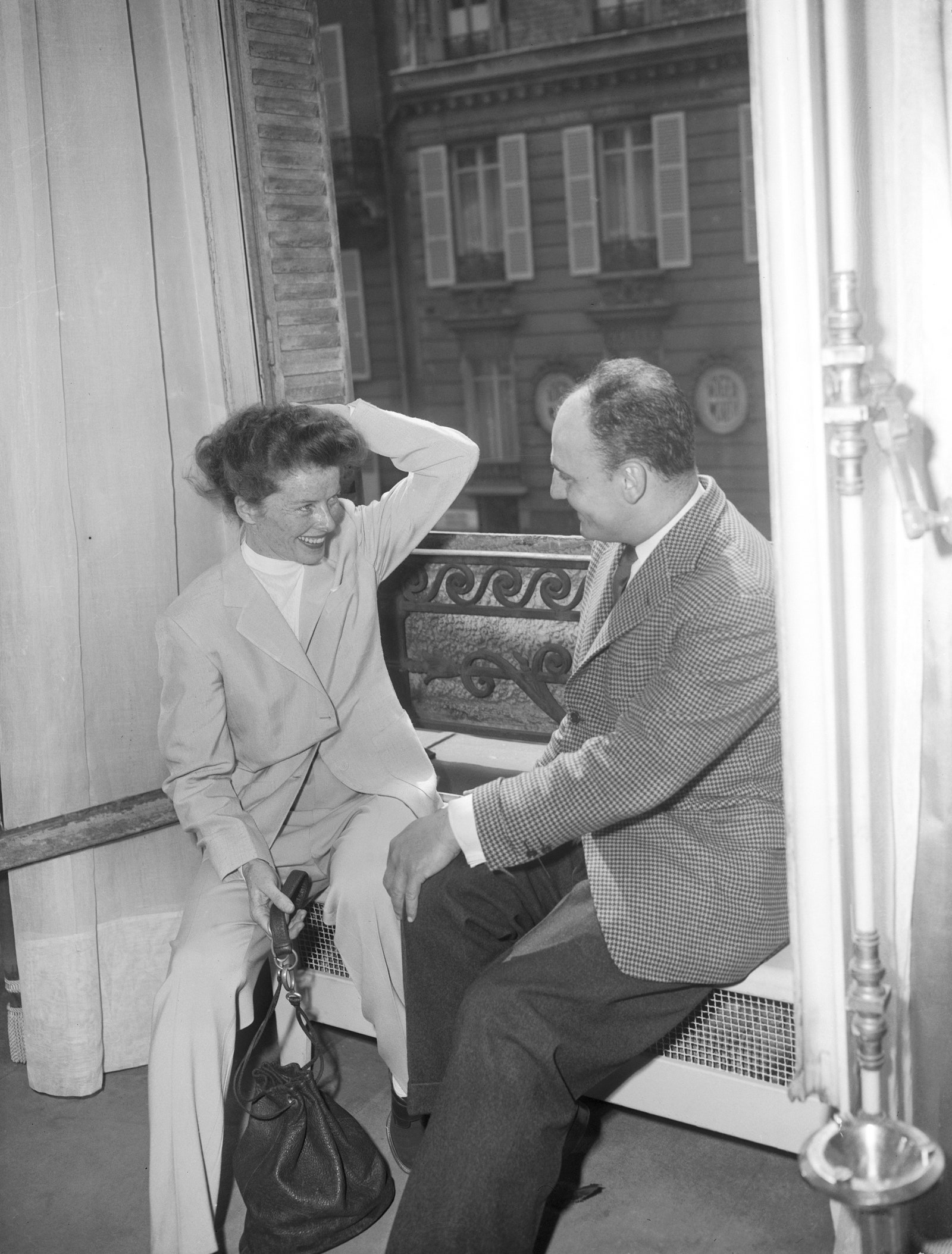 Кэтрин Хепберн и Пьер Бальмен Париж 1952