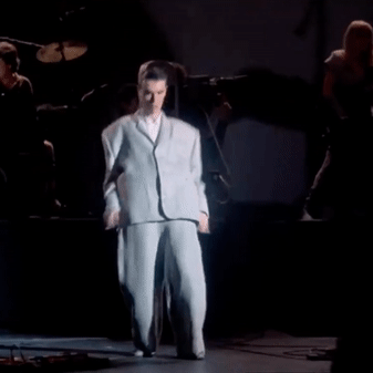 Как Дэвид Бирн из Talking Heads создал феномен оверсайза