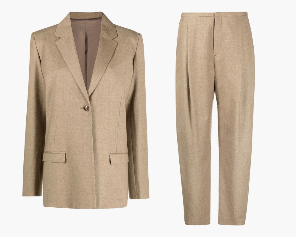 Жакет Totême 32884 рубля farfetch.com брюки Totême 20538 рублей farfetch.com