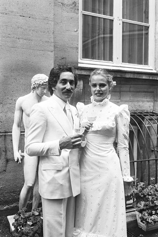 Марго Хемингуэй наследница известного американского писателя вышла замуж за Эррола Ветсона в июне 1975 года в Париже....