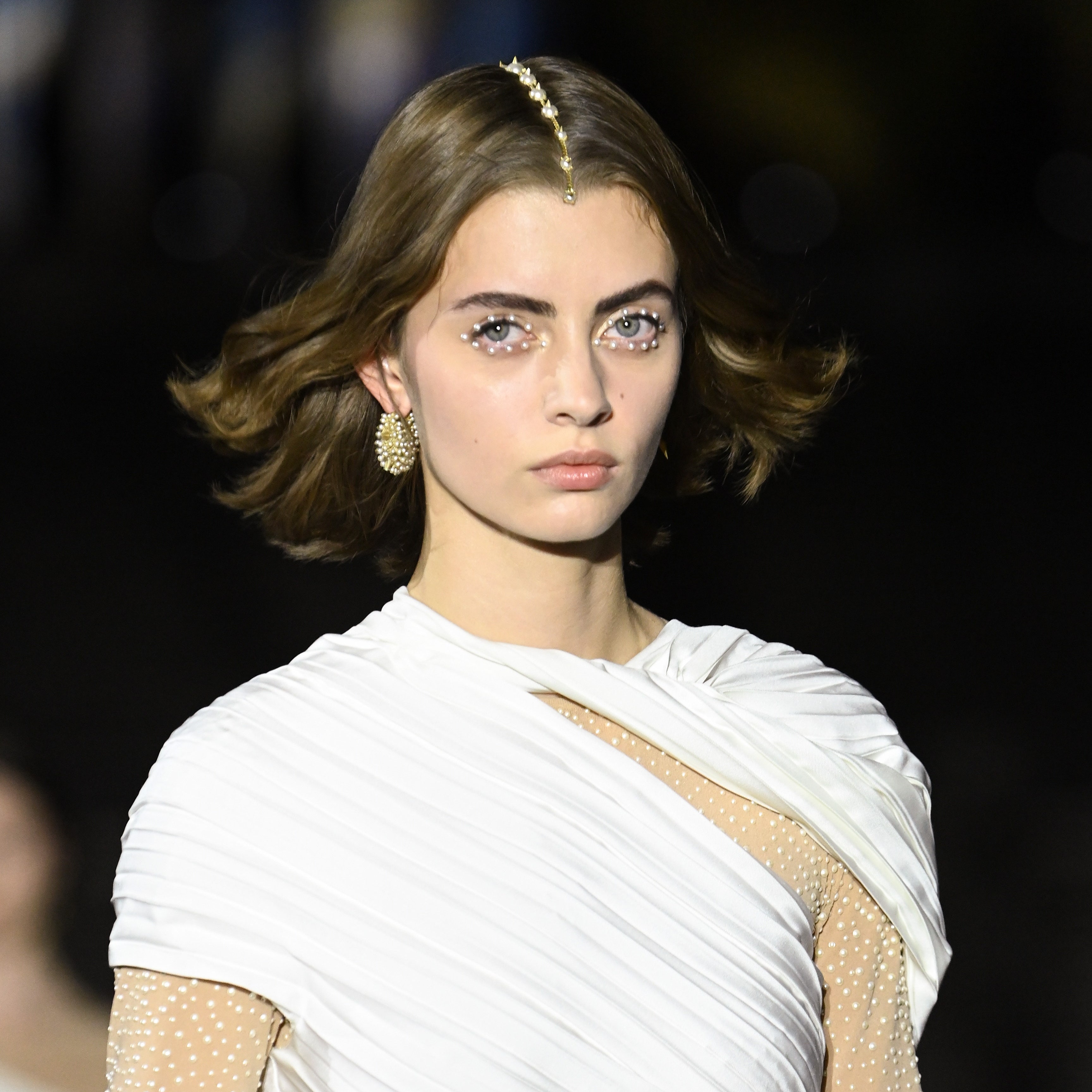 Жемчужный макияж глаз на показе Dior &- ваш идеальный вариант для выходных