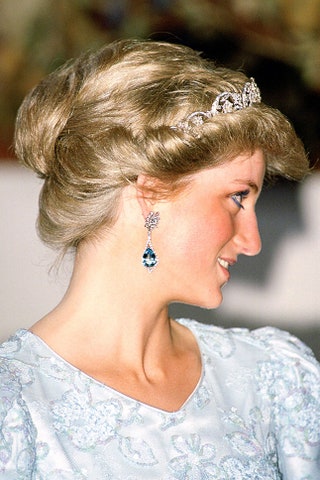 Принцесса Диана в серьгах с бриллиантами и аквамаринами 1987
