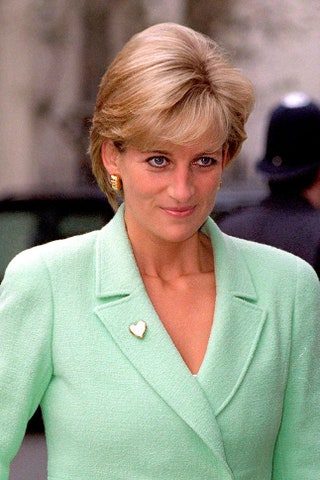 Принцесса Диана с золотой брошью в форме сердца 1997