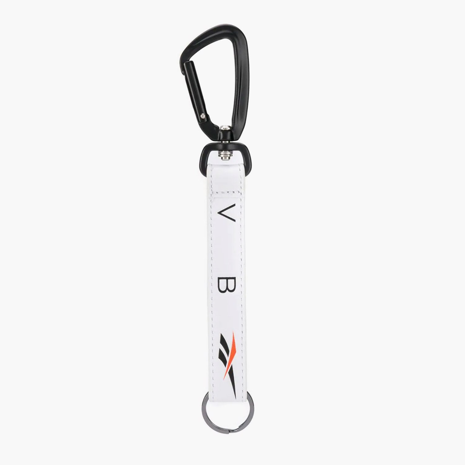 Брелок для ключей Reebok x Victoria Beckham 1685 рублей farfetch.com