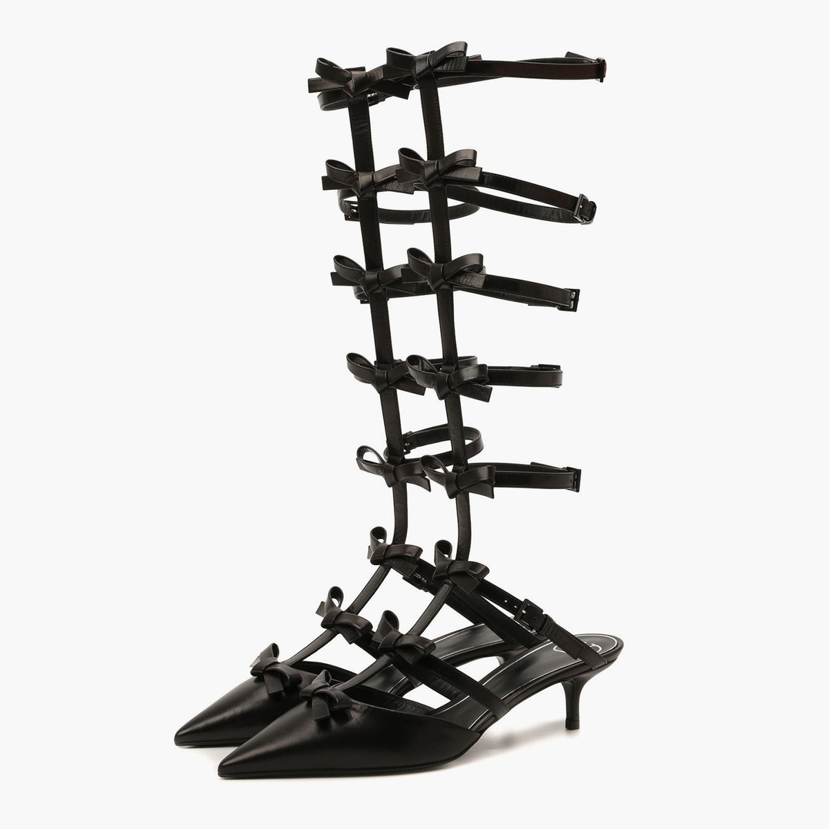 Вещь дня: слингбэки-гладиаторы Valentino с бантами