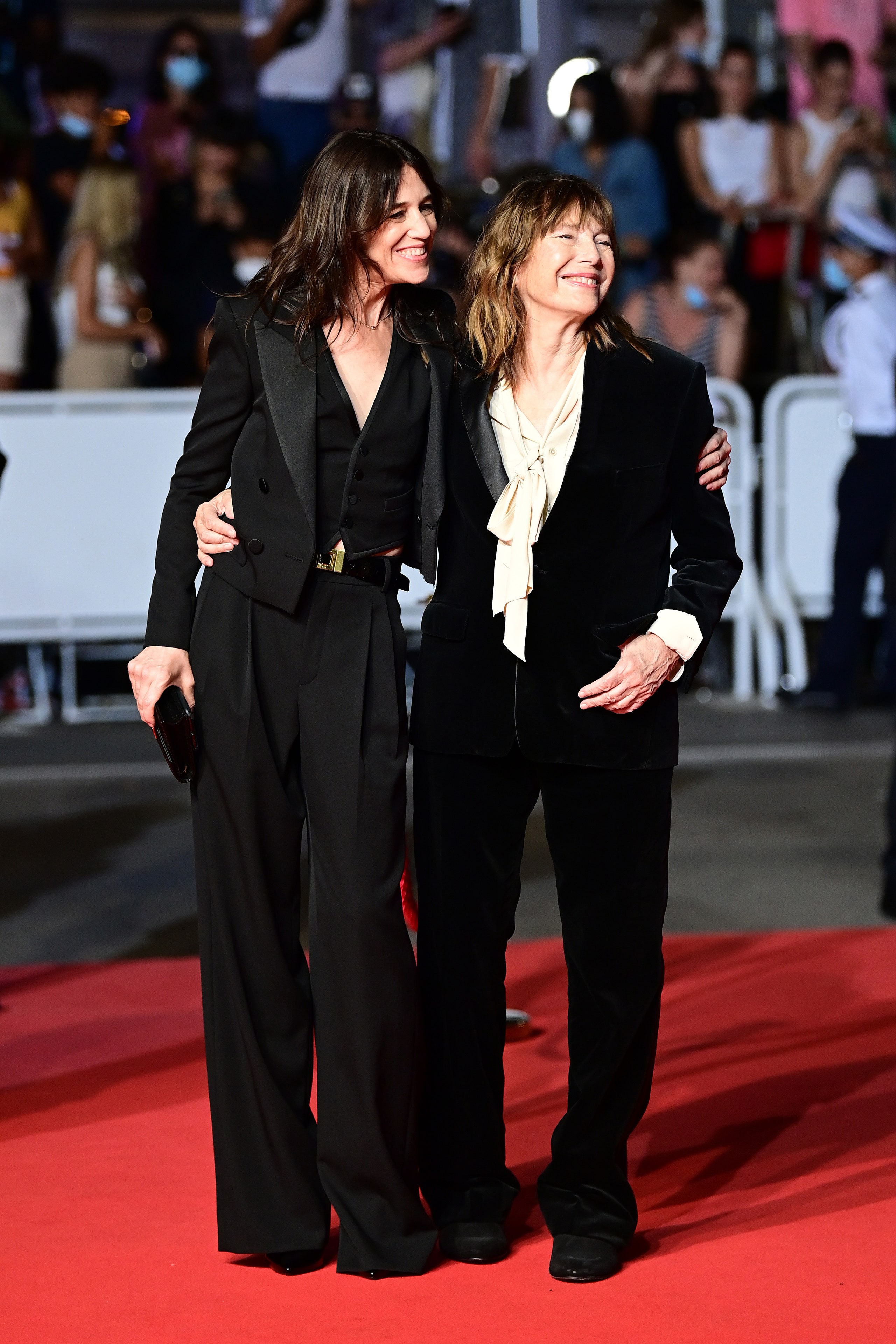 Джейн Биркин и Шарлотта Генсбур на 74м Каннском кинофестивале как повторить образы дочки и матери