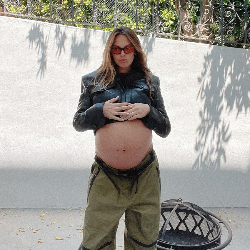 Как одевается беременная стилист Ким Кардашьян? Вы вполне можете повторить все эти образы