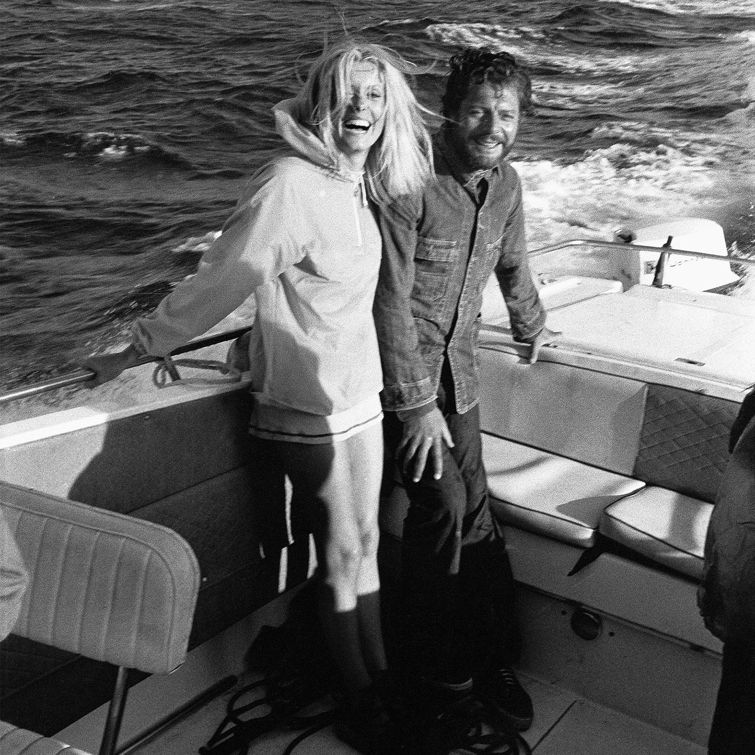 Мы можем бесконечно смотреть на эти фотографии Катрин Денев и Марчелло Мастроянни &- одной из самых красивых пар прошлого века