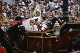 Le Prince Charles et la Princesse Diana quittant la cathdrale SaintPaul après leur mariage.