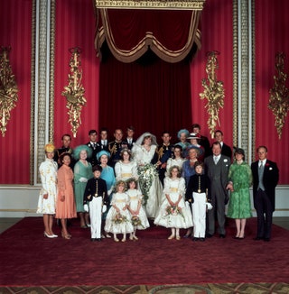Le portrait de famille du mariage de la Princesse Diana et du Prince Charles le 29 juillet 1981.