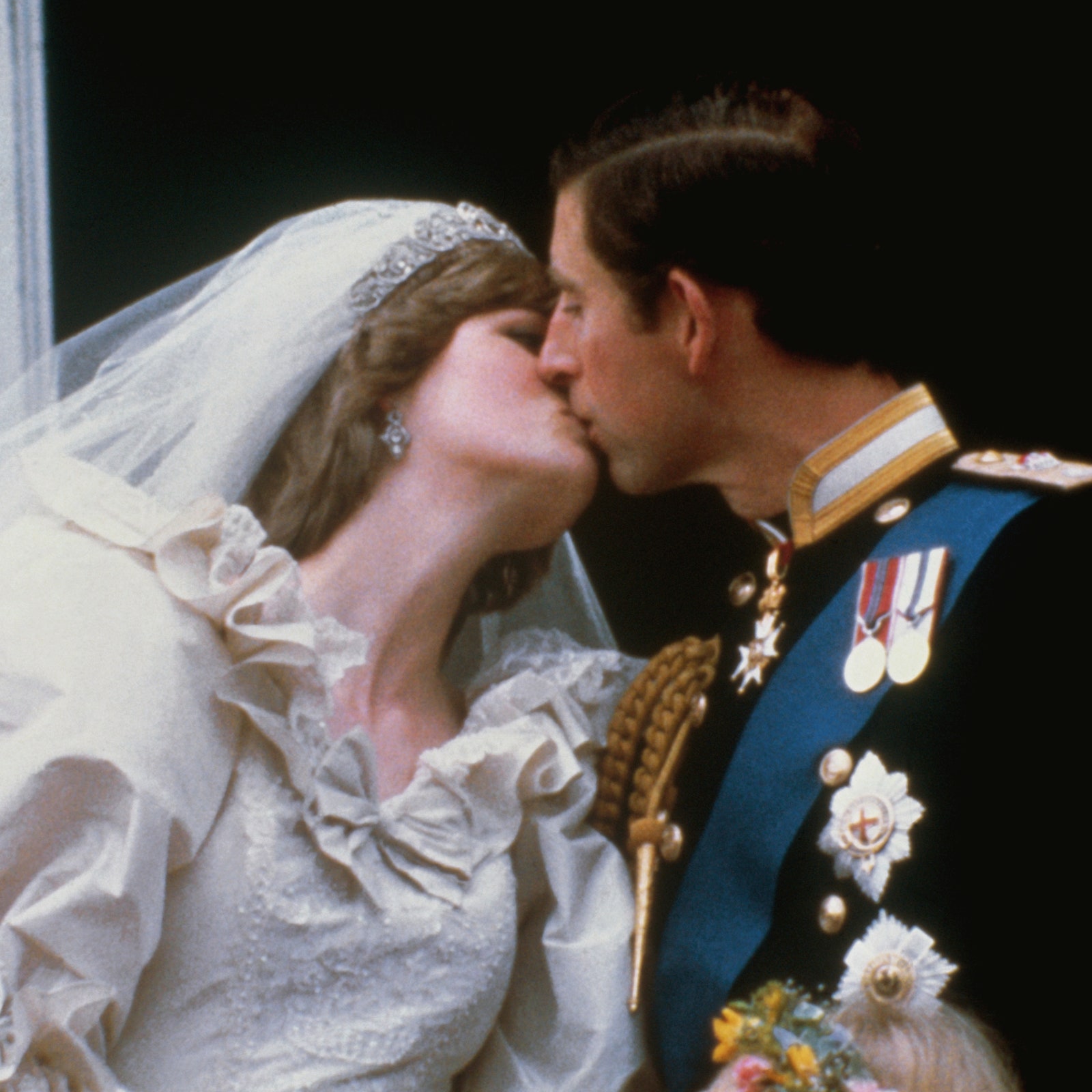 Свадебные фотографии принцессы Дианы и принца Чарльза