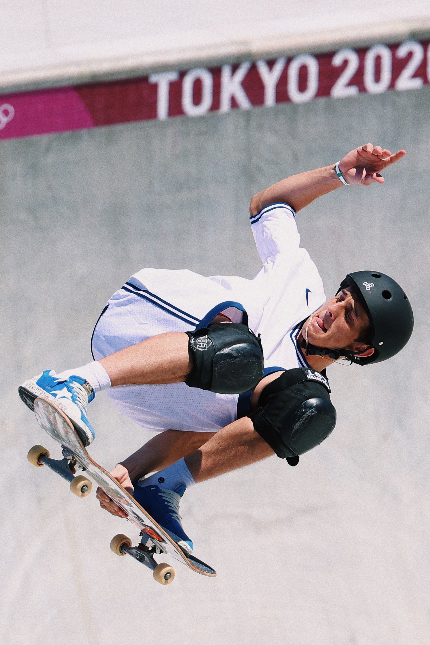 Скейтбордист Кори Джуно выступал на Олимпийских играх в Токио в кроссовках Golden Goose. Что надо о них знать