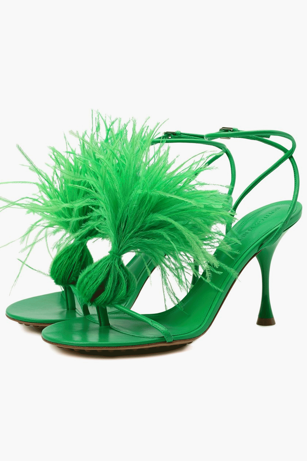 Босоножки Bottega Veneta с перьями — самая модная обувь прямо сейчас