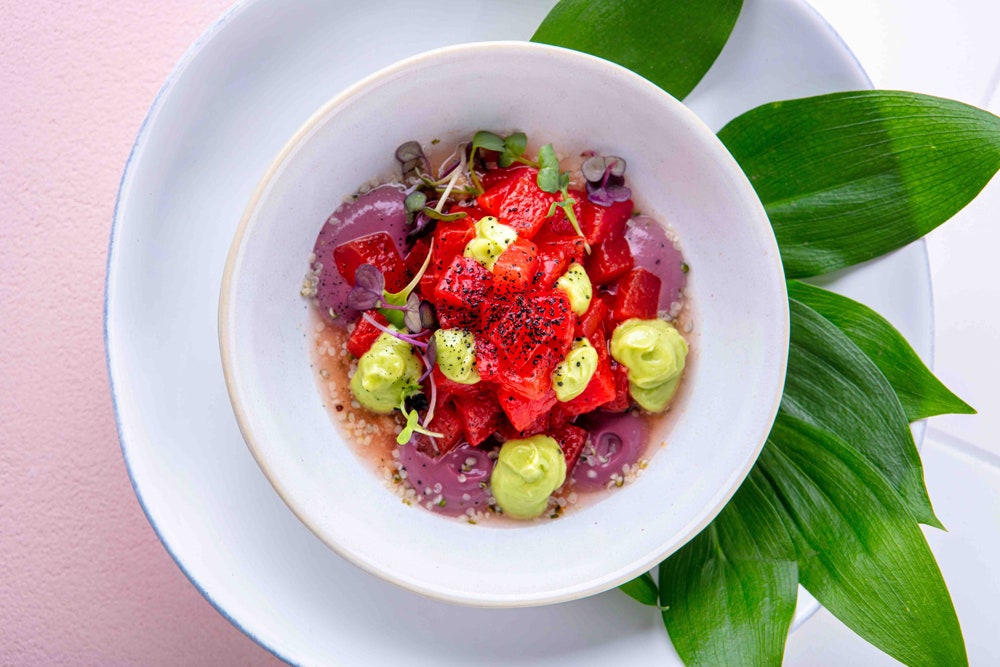 Fake tuna тартар из арбуза с томатнодубовым кремом Touch of Matcha
