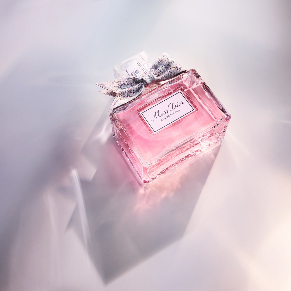 Скорее послушайте новый аромат любви Miss Dior