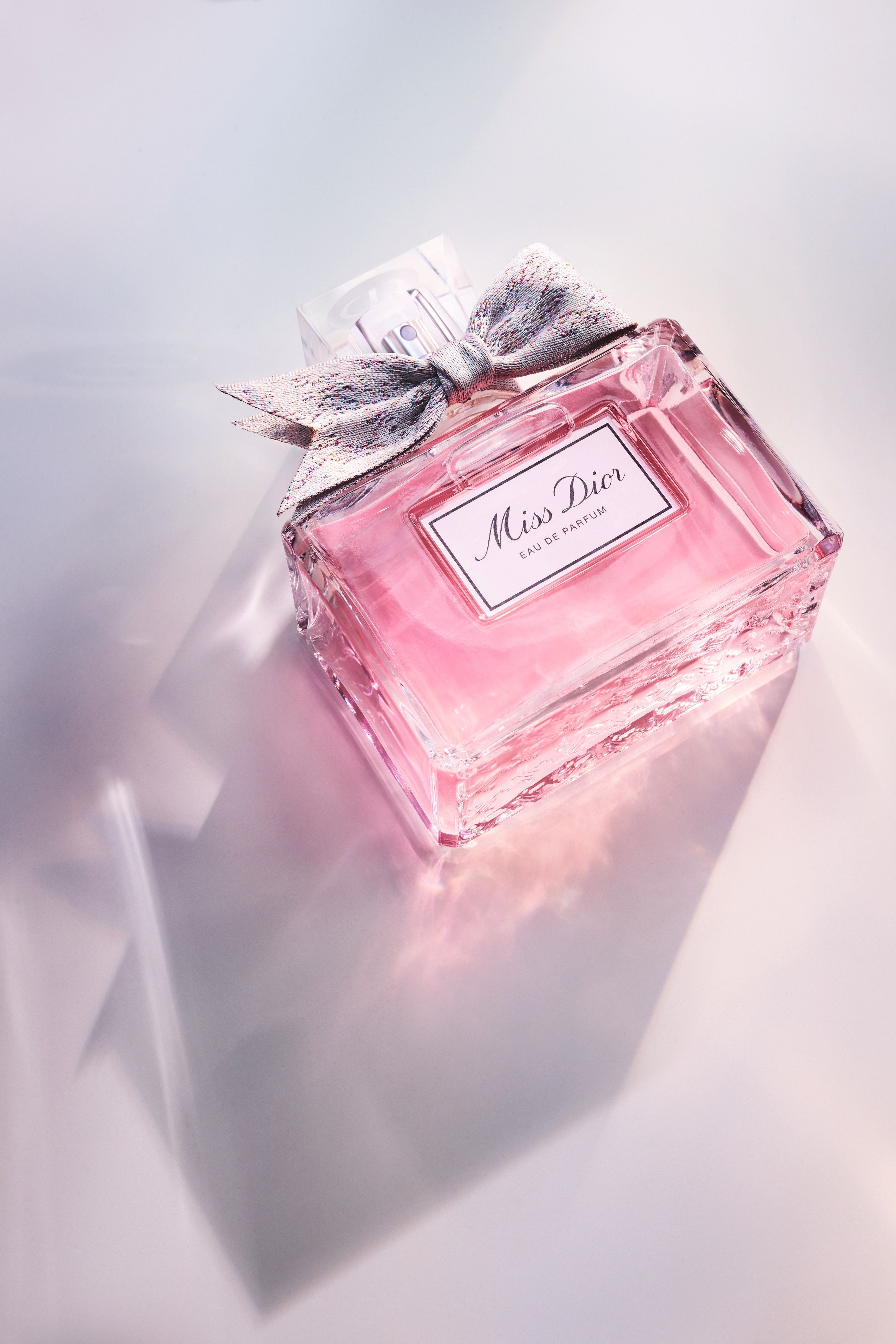 Miss Dior скорее послушайте новый аромат любви