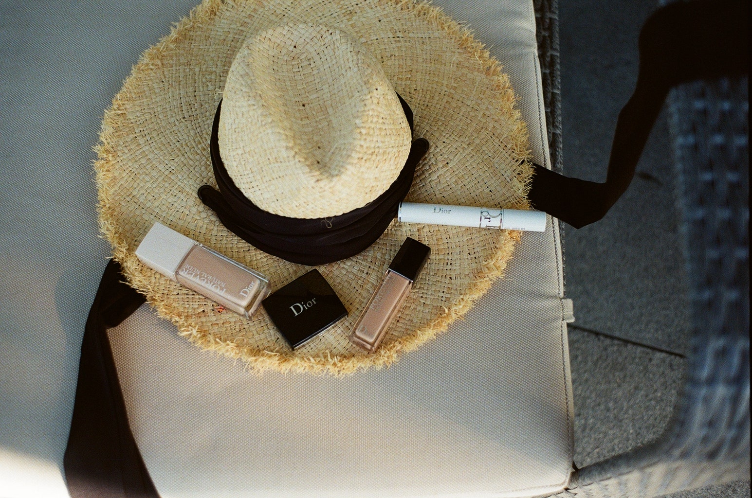 Тональный крем Forever Natural Nude Dior 3990 рублей ухаживающий кремкорректор для лица Forever Skin Correct Dior 2840...