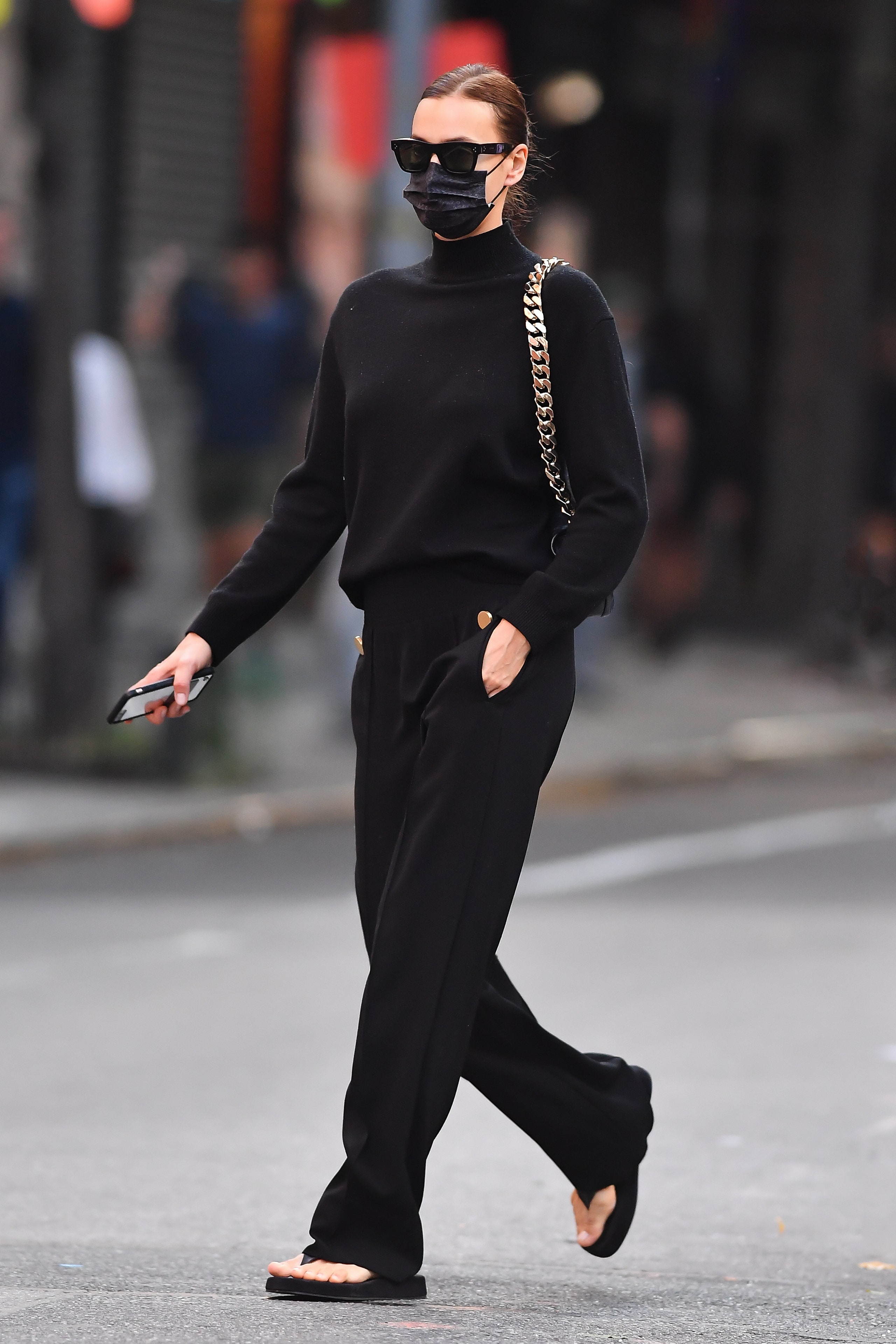 Irina Shayk wears black monochromatic fashion in New York CityPictured Irina ShaykRef SPL5266577 151021...