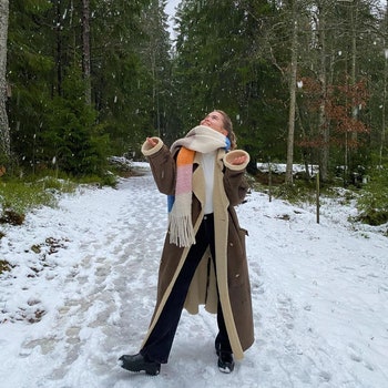 Самые модные шапки зимы 2021 выбирайте модели с мехом как Белла Хадид и Рианна