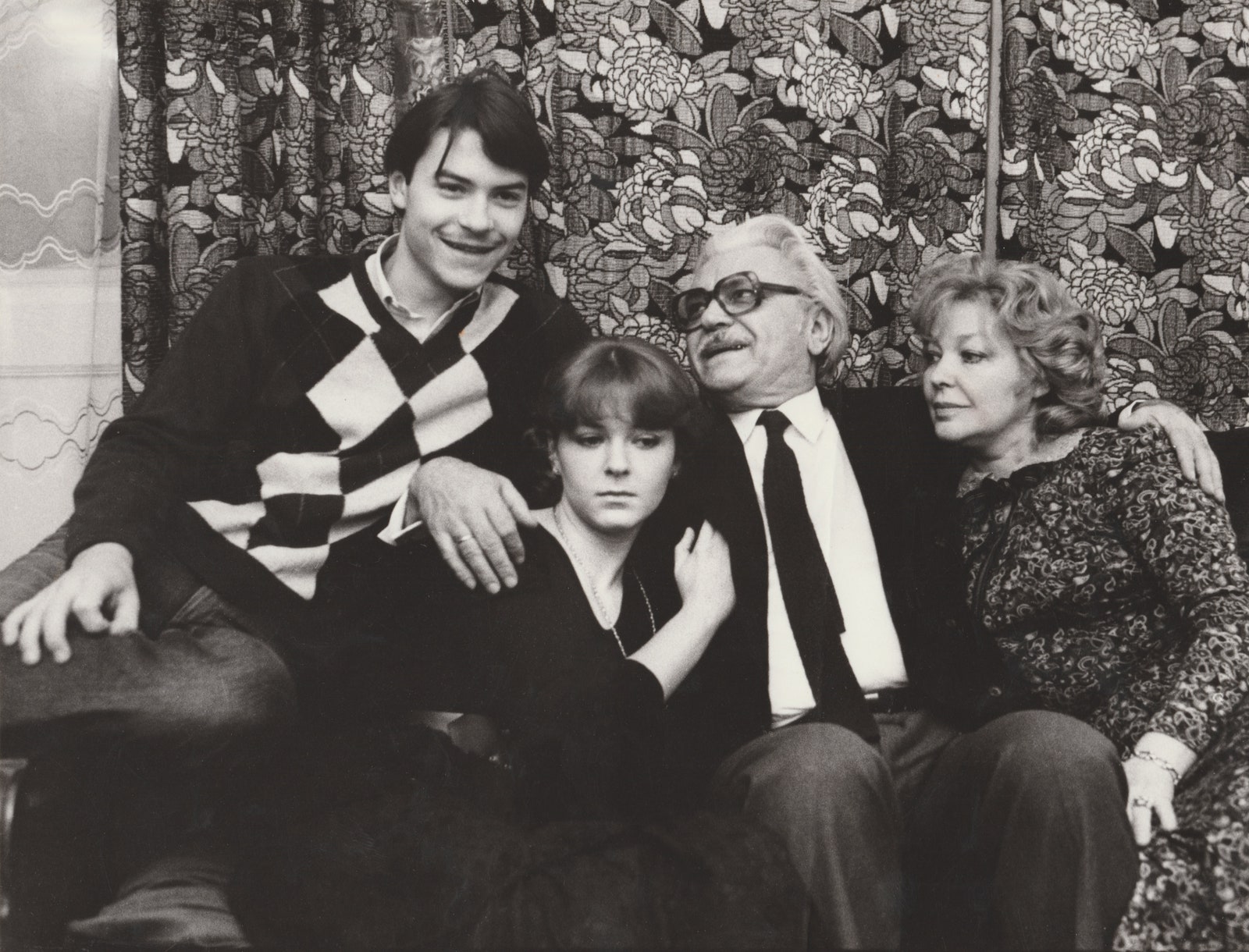 Сергей Бондарчук и Ирина Скобцева с детьми Федором и Аленой 1980е