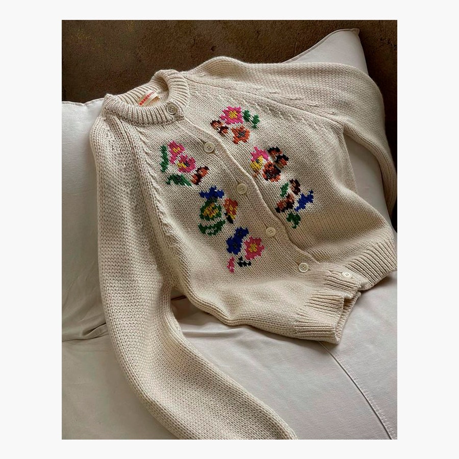 Познакомьтесь с британским брендом &Daughter &- они делают экологичные вязаные свитеры с трогательными орнаментами