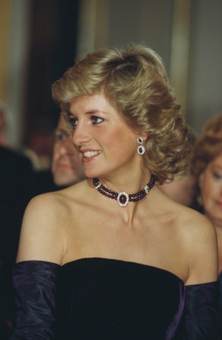 Image may contain Diana Princess of Wales Necklace Jewelry Accessories Accessory Human Person and Evening Dress