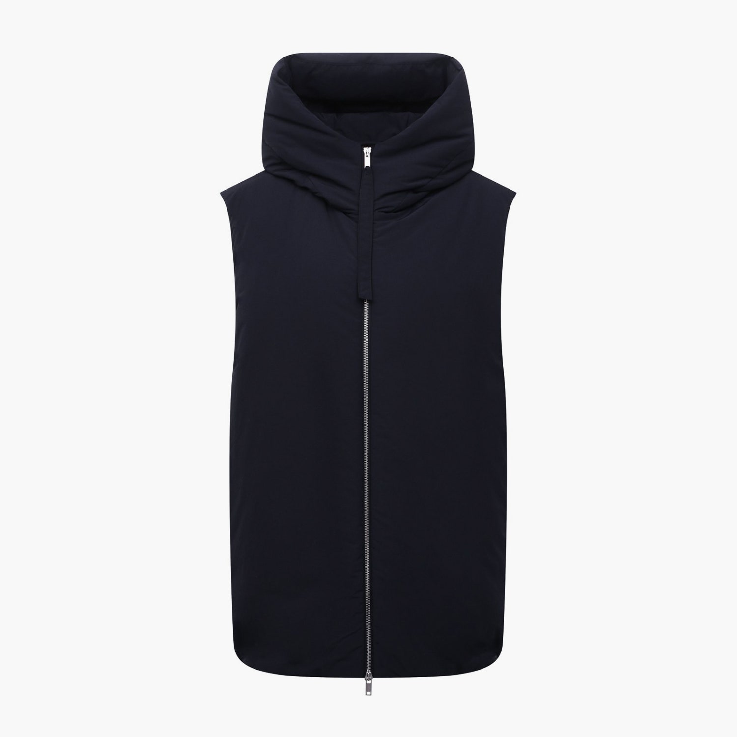 Пуховый жилет Jil Sander 115000 рублей tsum.ru