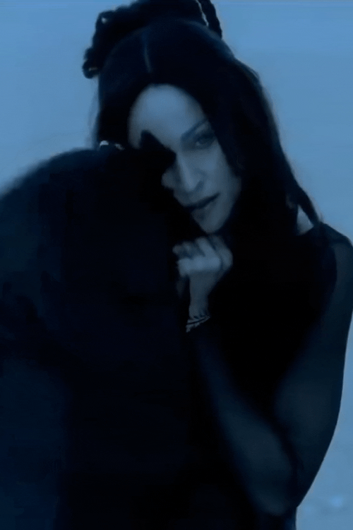Мадонна и ее клип Frozen — история о роли нарядов в нем ЖанПоля Готье