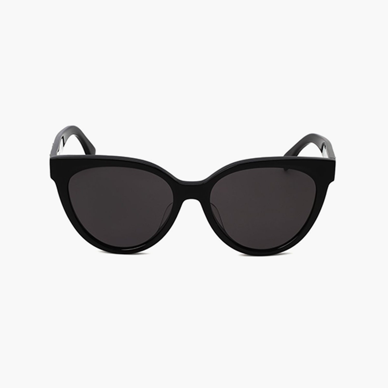 Солнцезащитные очки Fendi 23800 рублей tsum.ru