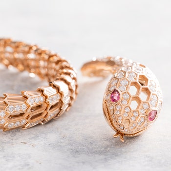 Ювелирные серьги кольца браслеты и колье которые стоит добавить в свой вишлист ко Дню cвятого Валентина
