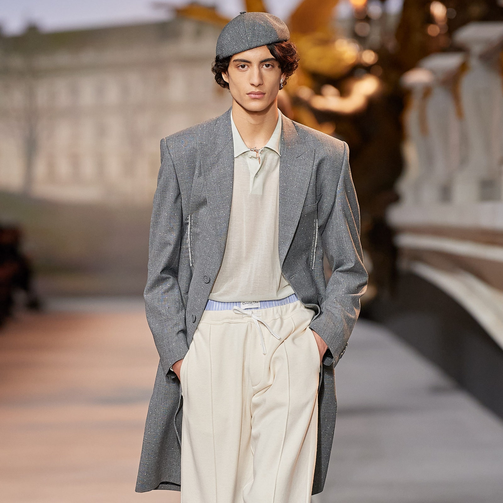Береты, как на показах Dior и Kenzo осень-зима 2022, возвращаются в моду. Мы уже нашли самые красивые варианты