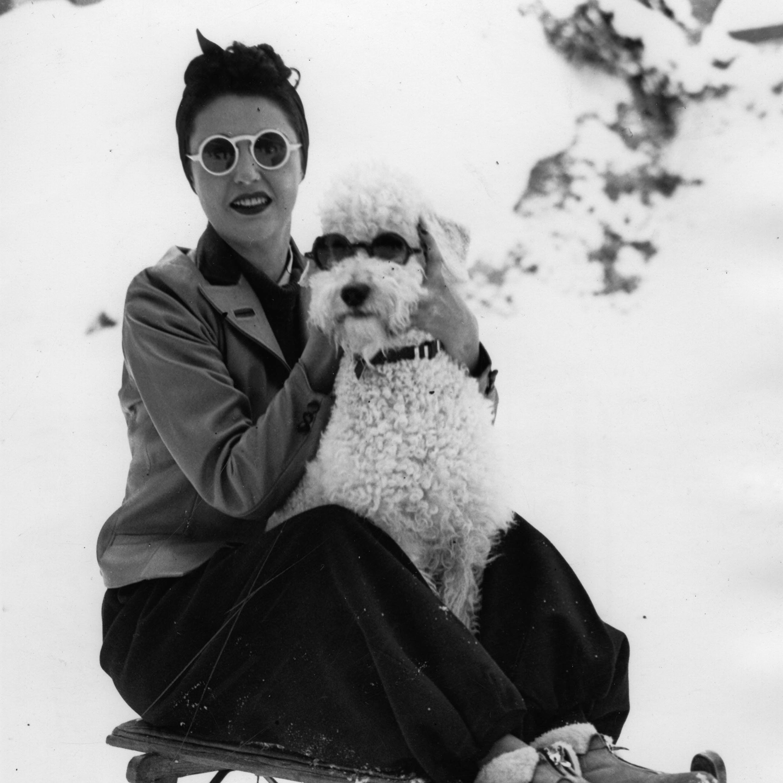 UNSPECIFIED  JANUARY 05  The American actress Melitta Mara with her dog Frisco Photograph Suisse St Moritz 1939    Die...