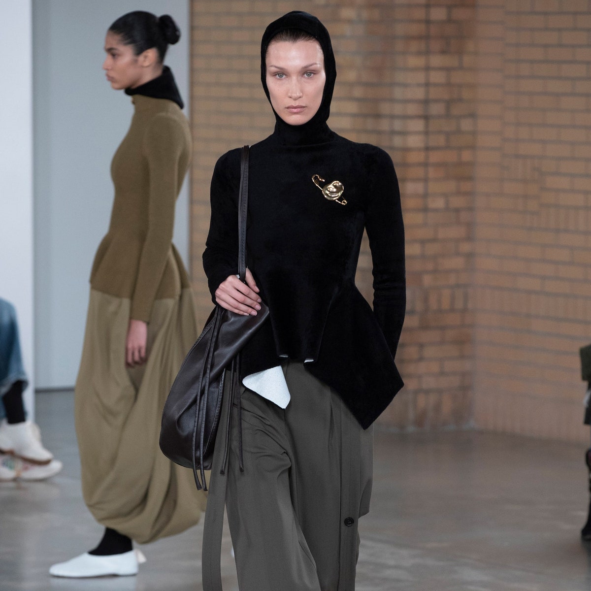 Вам все еще нужна огромная сумка. Доказательство &- в коллекции Proenza Schouler осень-зима 2022