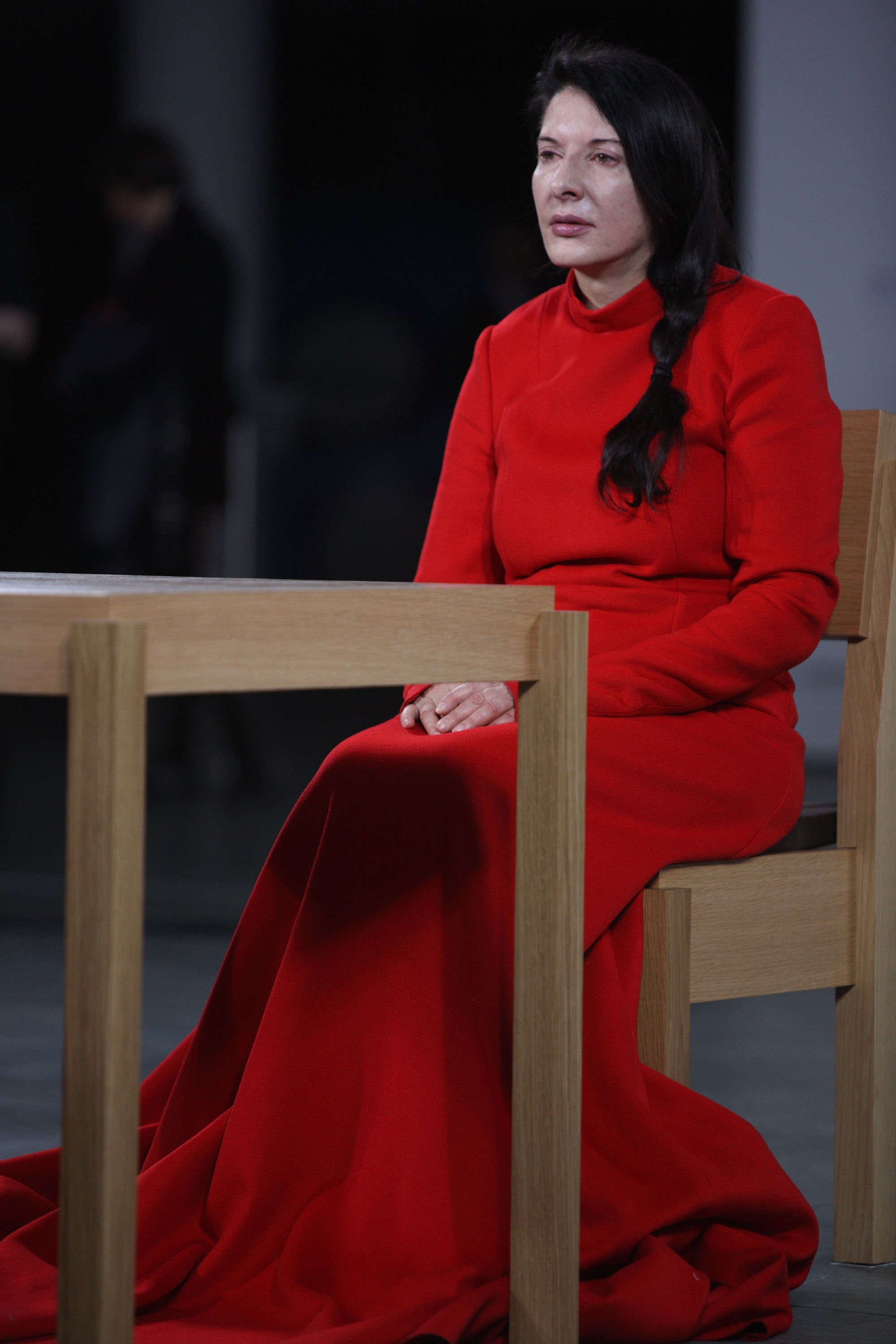 Марина Абрамович и ее красное платье на знаменитом перформансе «В присутствии художника»