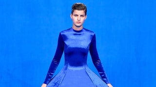 Синий цвет и его оттенки в истории моды — культовые образы Yves Saint Laurent Christian Dior Balenciaga и других Домов